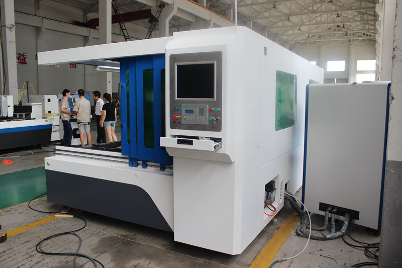 IPG 700w شیٹ میٹل لیزر کاٹنے والی مشین چین ڈویلپر۔